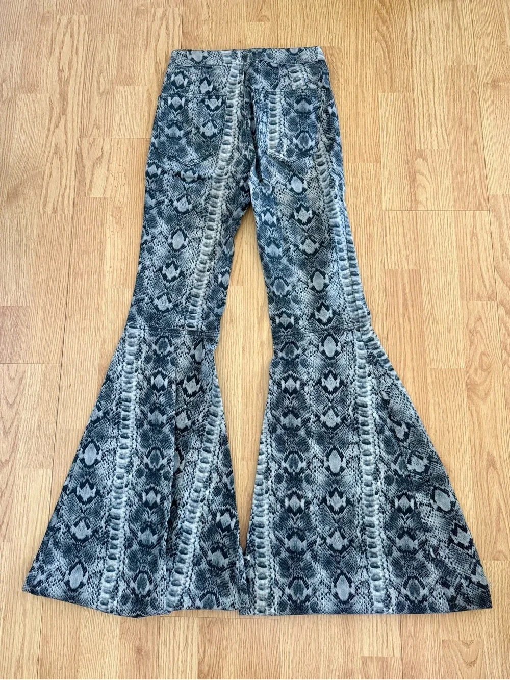 free people Womens Snake Print Bell Bottom Jeans - Gray